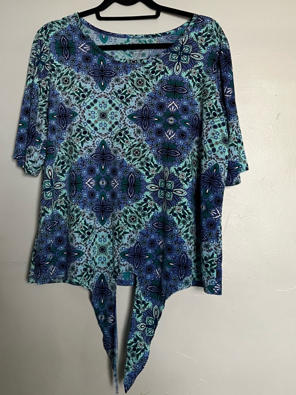 East 5th Printed Tie Front Top Asymmetrical Hem Blue Green Size XL